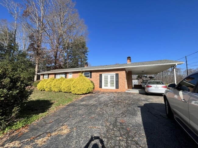 property at 831 Siloam Rd