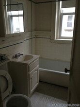 231 Park Dr, Unit 26 in Boston, MA - Foto de edificio - Building Photo