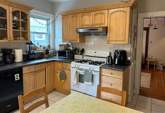 183 College Ave, Unit 1 in Somerville, MA - Foto de edificio - Building Photo