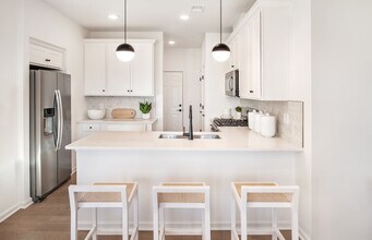 109 Lyla Ln in New Brunswick, NJ - Building Photo - Building Photo
