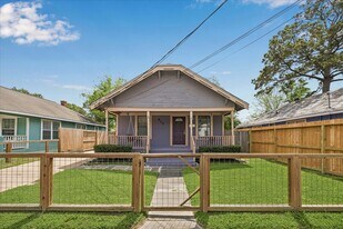 518 W 14th St in Houston, TX - Building Photo