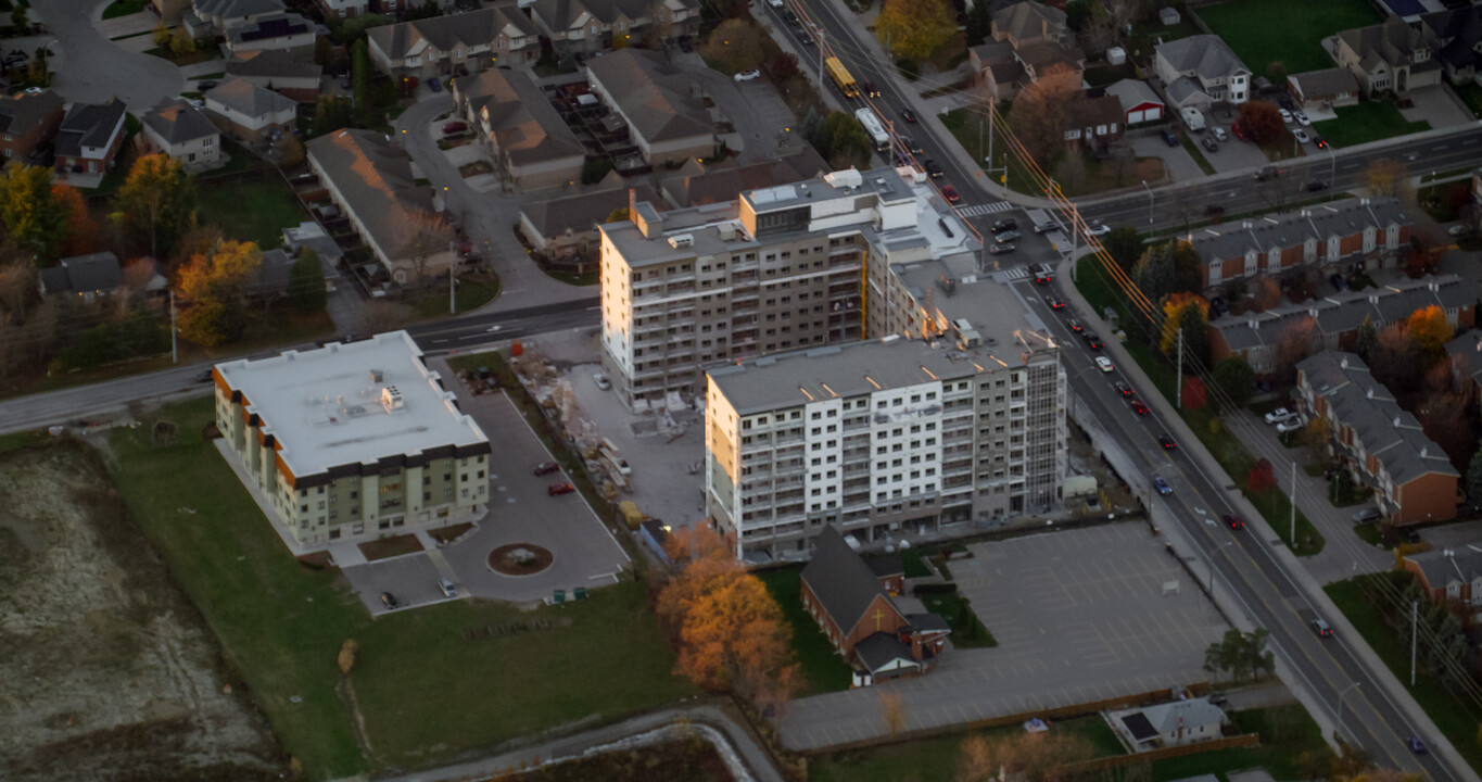 Stone West in Hamilton, ON - Building Photo