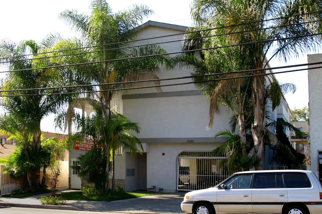 1535 Obispo Ave in Long Beach, CA - Foto de edificio