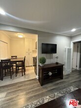 2123 S Orange Dr in Los Angeles, CA - Building Photo - Building Photo