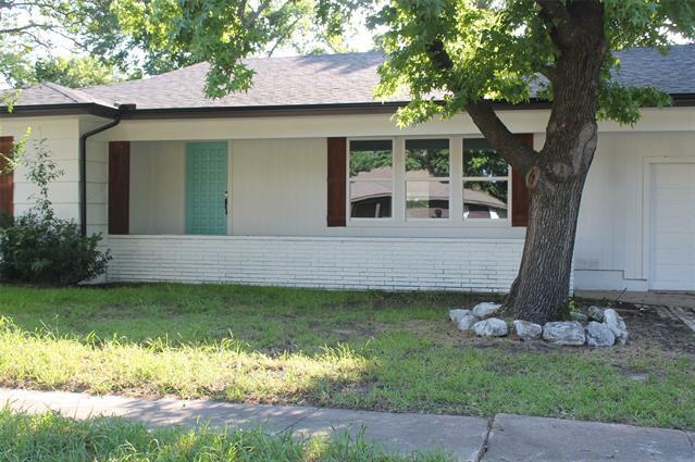 1014 S Lake St in Cooper, TX - Building Photo