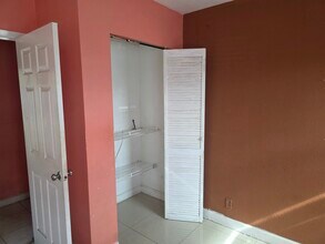 1543 NW 10th Pl in Fort Lauderdale, FL - Building Photo - Building Photo