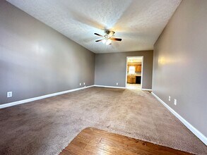 202 Jenna Ave in Oak Grove, KY - Building Photo - Building Photo
