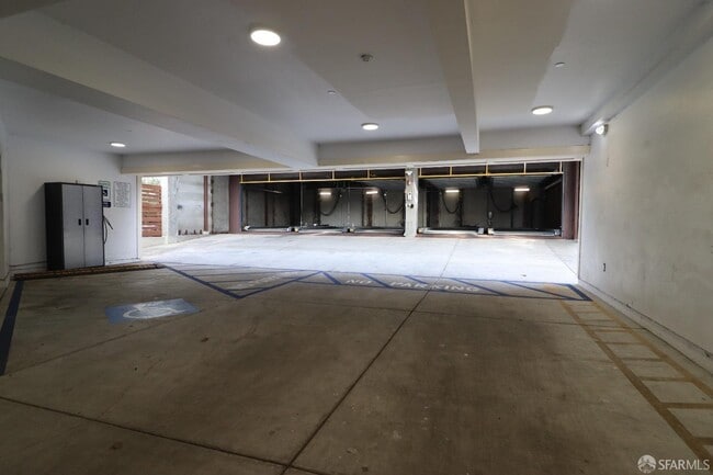 6105 San Pablo Ave in Oakland, CA - Building Photo - Building Photo