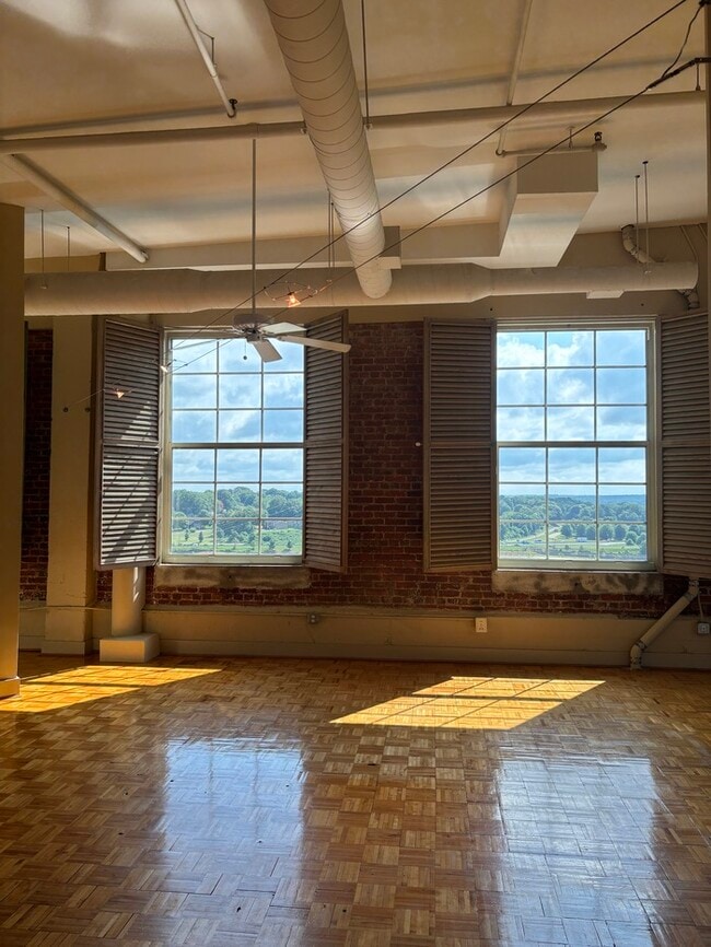 property at 101 N Chestnut St