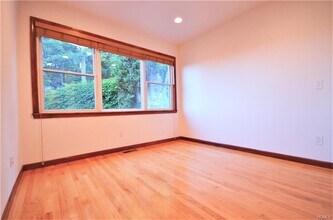 73 Edgewood Ave, Unit 1st Floor in Yonkers, NY - Building Photo - Building Photo