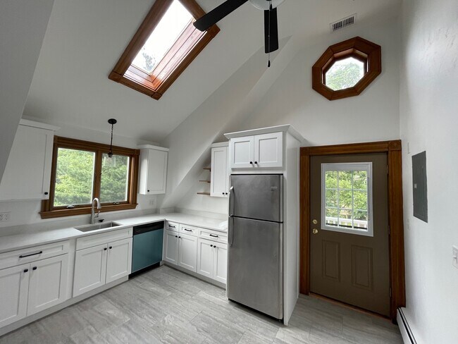 197 Summer St, Unit 5 in Somerville, MA - Building Photo - Building Photo