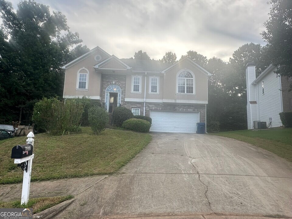 6773 Oakleigh Dr in Rex, GA - Building Photo