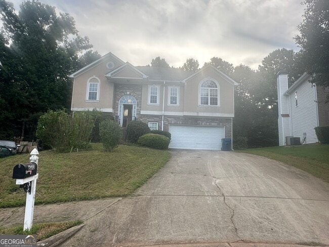 property at 6773 Oakleigh Dr