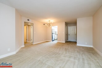 1001 E Evelyn Ave in Sunnyvale, CA - Building Photo - Building Photo