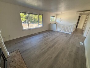 2248 Madrona Dr SE in Port Orchard, WA - Building Photo - Building Photo