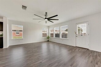 3016 Southern Hills Ln in Mesquite, TX - Building Photo - Building Photo