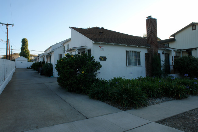 450 Por La Mar Dr in Santa Barbara, CA - Building Photo - Building Photo