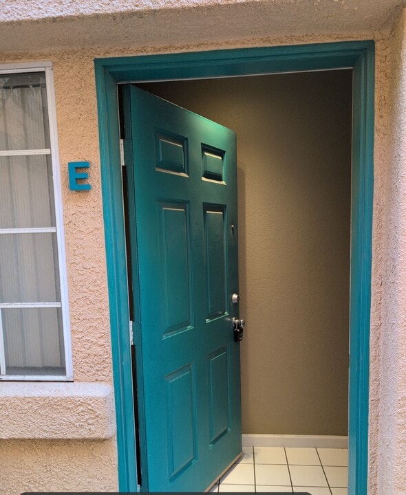 18842 Vista Del Canon in Santa Clarita, CA - Building Photo