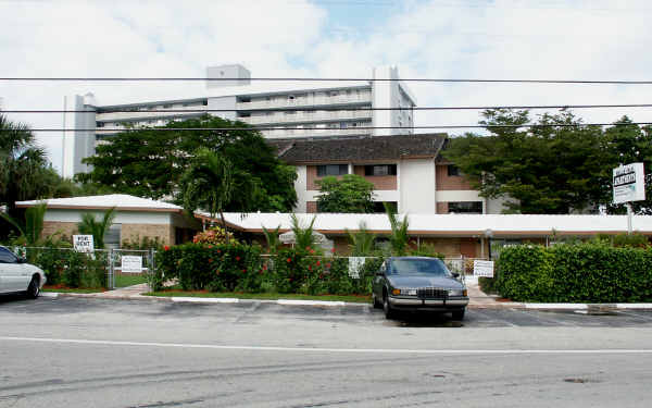 Belle Isle Apartments in Pompano Beach, FL - Building Photo - Building Photo