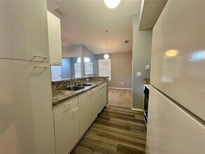 1620 Columbia Arms Cir, Unit 262 in Kissimmee, FL - Building Photo - Building Photo