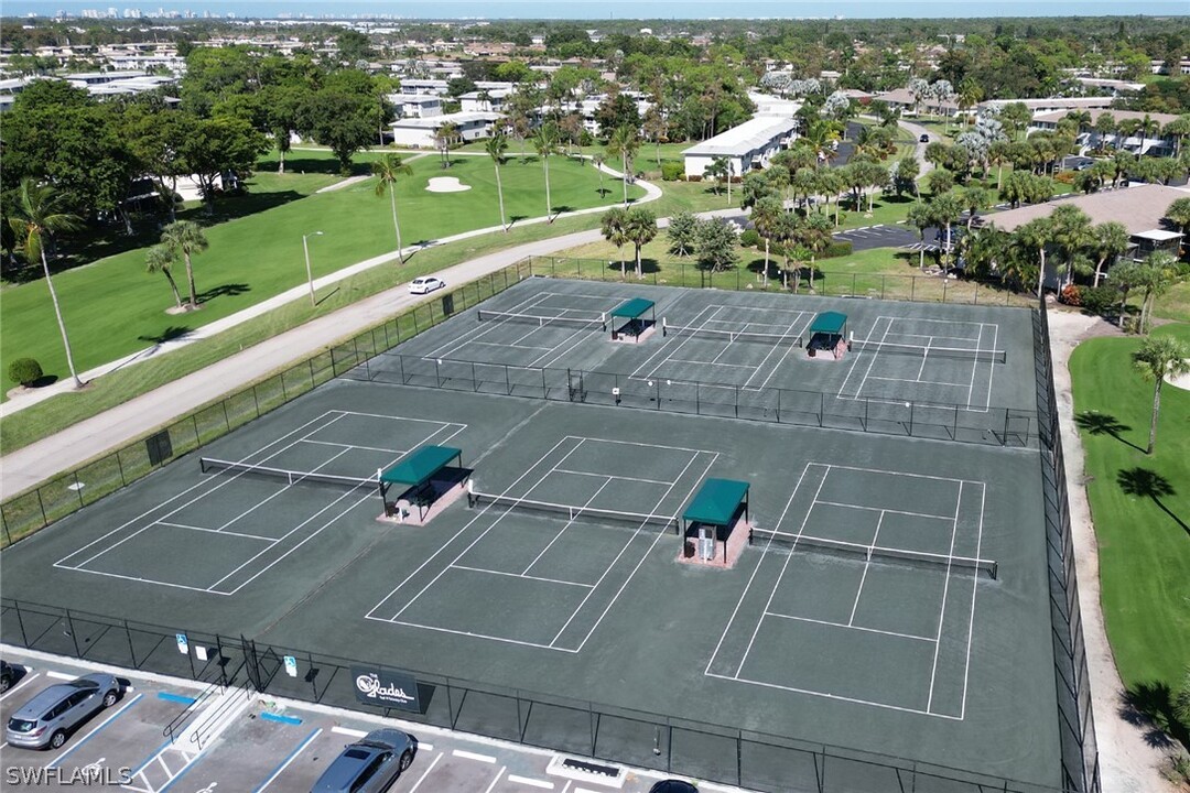 360 Palm Dr in Naples, FL - Building Photo