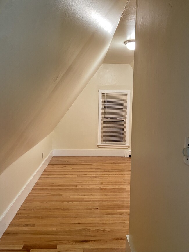 189 Beacon St, Unit 3 in Somerville, MA - Building Photo - Building Photo