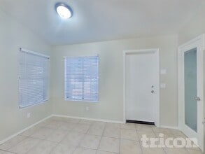 2601 S 79th Dr in Phoenix, AZ - Building Photo - Building Photo