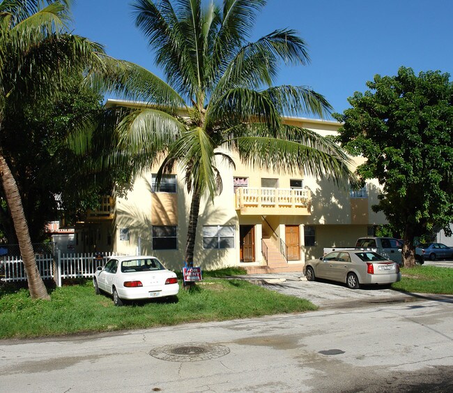 Haynesworth Village in Miami, FL - Building Photo - Building Photo