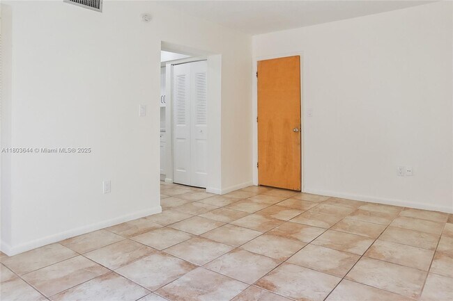 11521 SW 109th Rd in Miami, FL - Building Photo - Building Photo