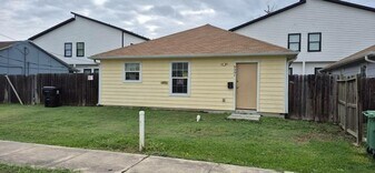 9307 Coffee St in Houston, TX - Building Photo