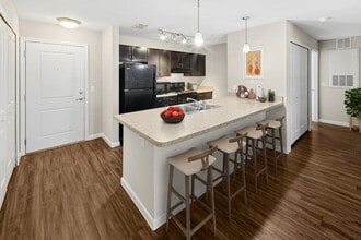 Summerset Apartments in Zephyrhills, FL - Building Photo - Building Photo