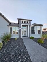 584 Thebes St in West Richland, WA - Building Photo - Building Photo