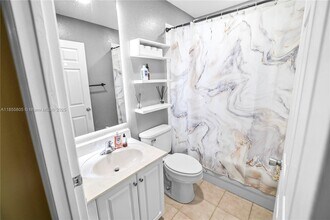 6037 SW 19th St in North Lauderdale, FL - Building Photo - Building Photo