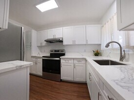 98-1361-1361 Koaheahe Pl in Pearl City, HI - Building Photo