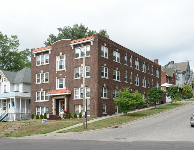 Edman in Duluth, MN - Foto de edificio - Building Photo