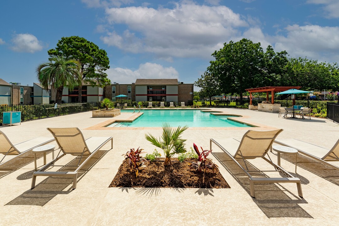 Southwest Village in Stafford, TX - Foto de edificio