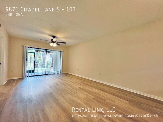 9871 Citadel Ln in Bonita Springs, FL - Foto de edificio - Building Photo