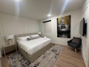 4220 Laguna St in Coral Gables, FL - Foto de edificio - Building Photo