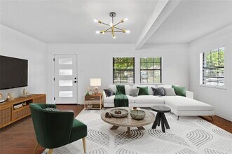 924 S Clinton Ave in Dallas, TX - Building Photo - Building Photo