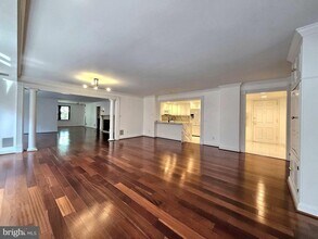 1080 Wisconsin Ave NW in Washington, DC - Building Photo - Building Photo