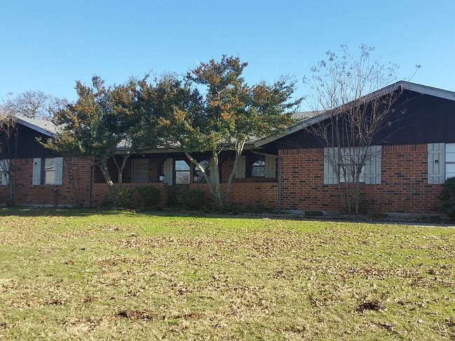 property at 2505 Laney Cir