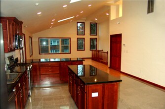 73 Edgewood Ave, Unit 2nd Floor in Yonkers, NY - Building Photo - Building Photo