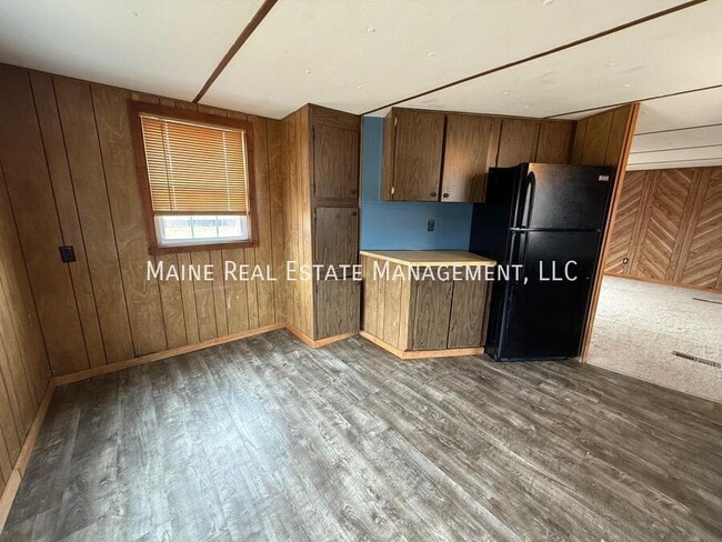 14 Hall Dr in Hudson, ME - Building Photo - Building Photo