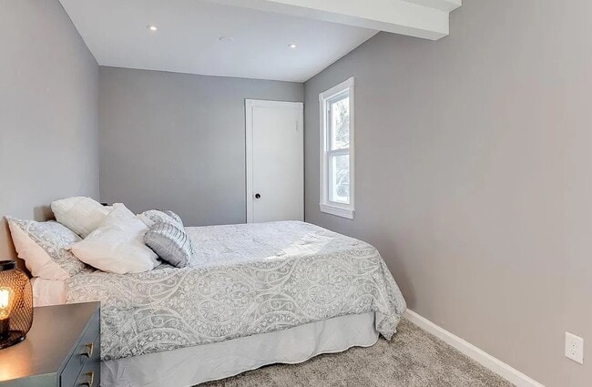 2743 McNair Dr in Minneapolis, MN - Building Photo - Building Photo