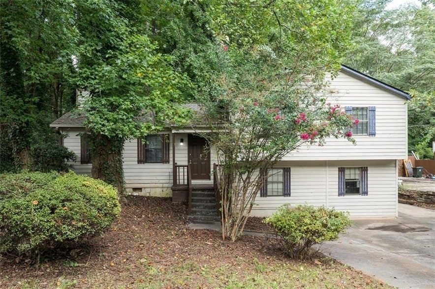 3038 Courtney Dr in Marietta, GA - Building Photo