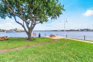 180 Yacht Club Way in Hypoluxo, FL - Building Photo