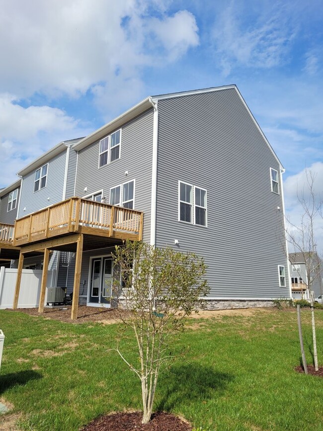 220 Bulkhead Pl in Williamsburg, VA - Building Photo - Building Photo