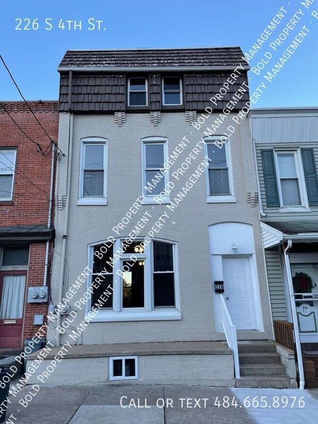 property at 226 S Fourth St