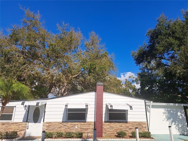 1040 65th St S in St. Petersburg, FL - Building Photo - Building Photo