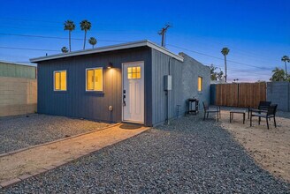 1548 N Upland Cir in Mesa, AZ - Building Photo - Building Photo